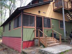 The Bear Cottage exterior Moonlight bay resort